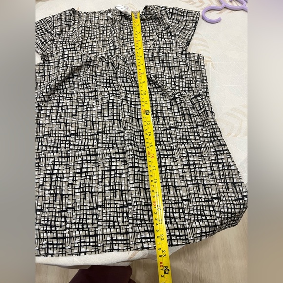 Monochrome Grid Pattern Blouse - Picture 5 of 7